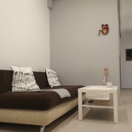 Apartament Scorpion Modlin Czosnów Exteriör bild