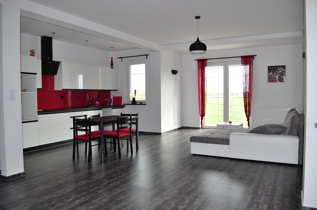 Apartament Scorpion Modlin Czosnów Exteriör bild