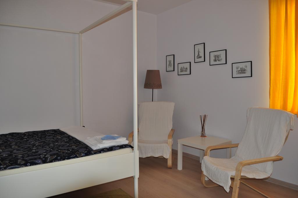 Apartament Scorpion Modlin Czosnów Exteriör bild
