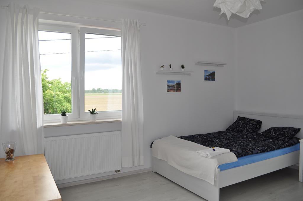 Apartament Scorpion Modlin Czosnów Exteriör bild