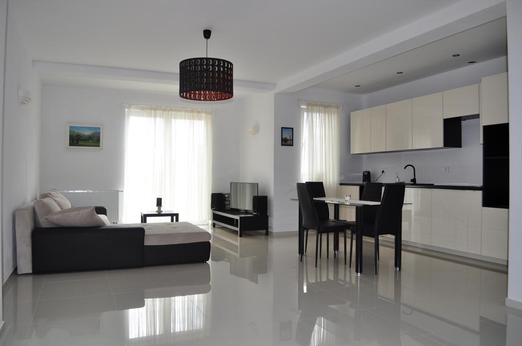 Apartament Scorpion Modlin Czosnów Exteriör bild