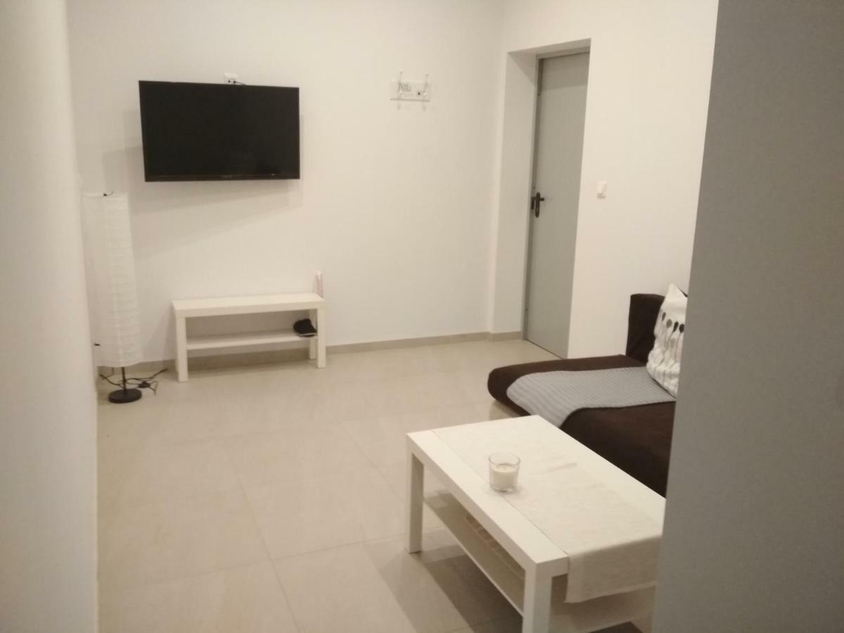 Apartament Scorpion Modlin Czosnów Exteriör bild