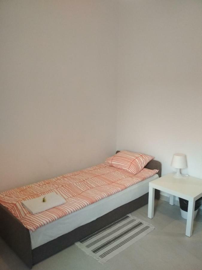Apartament Scorpion Modlin Czosnów Exteriör bild