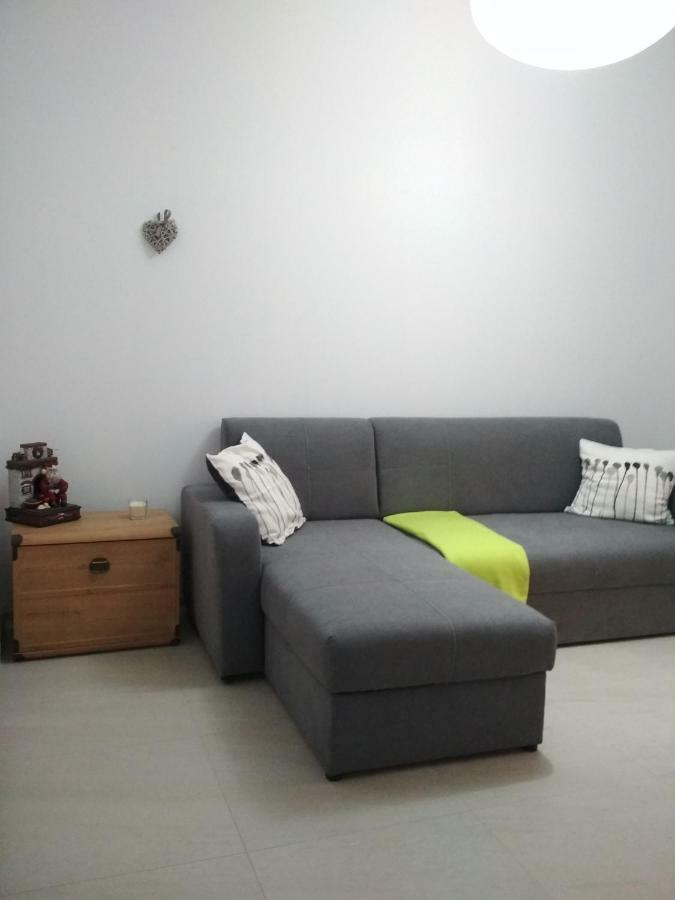 Apartament Scorpion Modlin Czosnów Exteriör bild